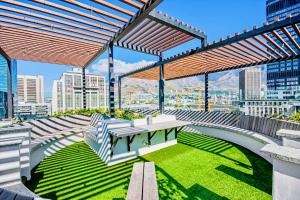 Chic Urban Apartment • Prime Cape Town Location