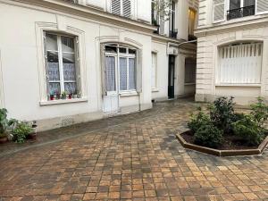 studio Champs Elysees