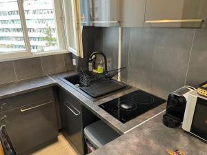 studio Champs Elysees