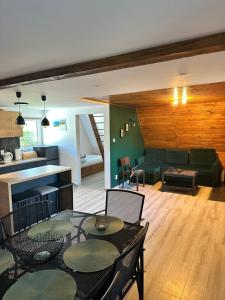 Domek Nad Koszarawą z ogrodowym jacuzzi