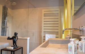 Maisons d'hotes La Bastide des Enqueses : photos des chambres