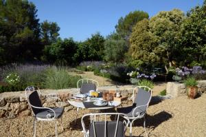 Maisons d'hotes La Bastide des Enqueses : photos des chambres