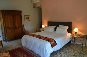 Maisons d'hotes La Bastide des Enqueses : photos des chambres