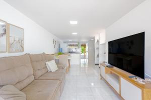 GB123 Ótimo Village 4 suítes a 250m da Praia