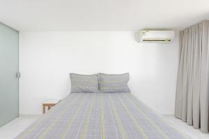 GB123 Ótimo Village 4 suítes a 250m da Praia