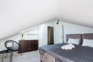 Beachfront Penthouse Planjka