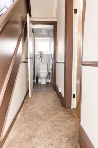 Spacious 4Bed Parking & Wi-Fi - Contractor Stays