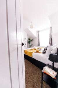 Spacious 4Bed Parking & Wi-Fi - Contractor Stays