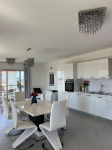 Villa White
