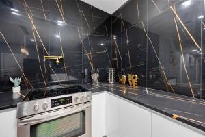 Galleria Saltwater POOL -Sleeps 20