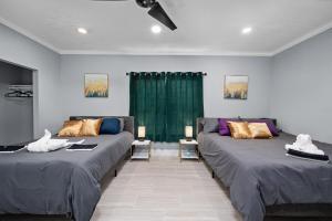 Galleria Saltwater POOL -Sleeps 20