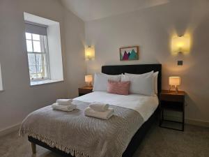 Quartermile Cosy Central Nest