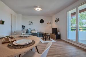 Appartements Appartement, terrasse, piscine, Netflix et Wi-Fi : photos des chambres