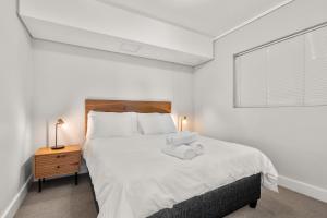 Waters Edge Luxury Apartment Century City