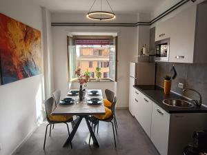 Casa Vacanze Bianca - Metro A - Furio Camillo