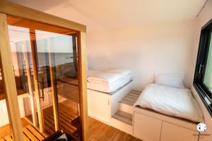 Villas Villa Ponant 5 etoiles a Doelan, piscine face mer : photos des chambres