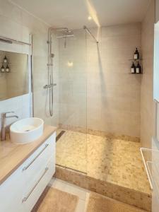 Appartements ''' Impasse d'un Instant ''' 8min Aix - Clim & Parking : photos des chambres