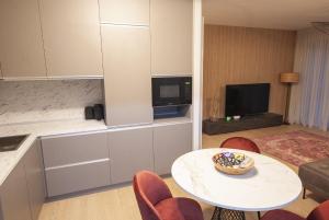 Shades of Grey 124 - Cloud9 Residence - Pipera - Floreasca - Barbu Vacarescu Area