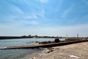 Maisons de vacances Les pieds dans l eau Home - Waterfront Stay : photos des chambres