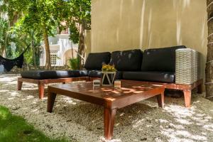 Stunning modern villa with pool and beach access