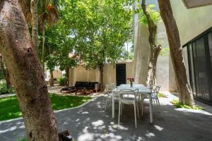 Stunning modern villa with pool and beach access