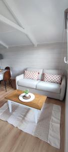 Chalets Charmant Chalet -La Lande - 4 pers-24h du Mans : photos des chambres
