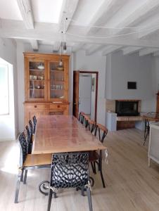 Maisons de vacances Charmante maison de centre bourg avec jardin : photos des chambres