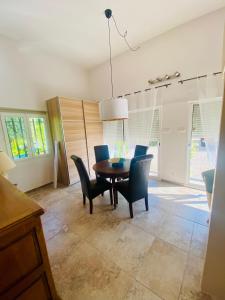 Maisons de vacances Maison : photos des chambres