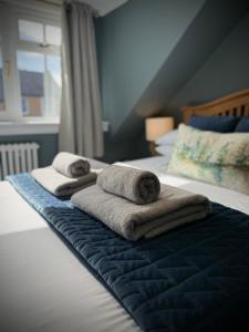 Wells Street Cottages No 26 By The River Ness