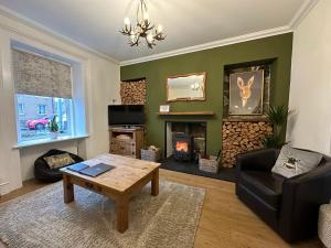 Wells Street Cottages No 26 By The River Ness