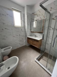 Elegante Apartment Center