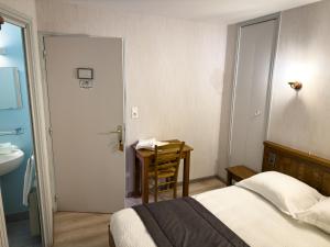 Hotels Le Relais de Lassouts : photos des chambres