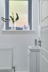 House near Edinburgh Ideal for Small Groups, Contactors & Tourists