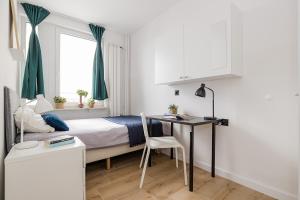 V Ajax Metro National Stadium ROOMS