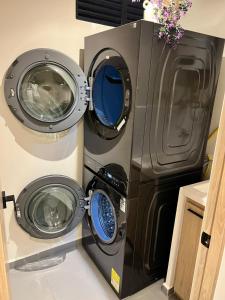 Designed 3-Bedroom Apartment & Office with 800 Wi-Fi, New Samsung Appliances