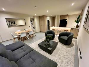 Designed 3-Bedroom Apartment & Office with 800 Wi-Fi, New Samsung Appliances