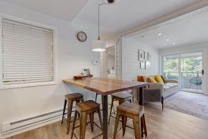 Modern Alpine Getaway