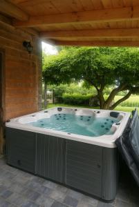 Maisons de vacances Maison de charme avec piscine, jacuzzi et jardin : photos des chambres