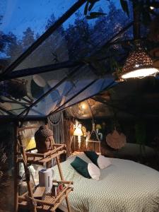 Tentes de luxe L-O Re des Bois Hebergement insolite Aube, Bain, Sauna, Kota, Massages : photos des chambres