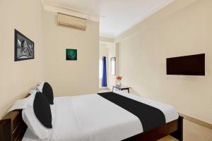 Hotel O Jagadamba Junction Formely Hotel Gayatri