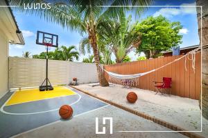 Miami Fun Home with Pool & Games L30