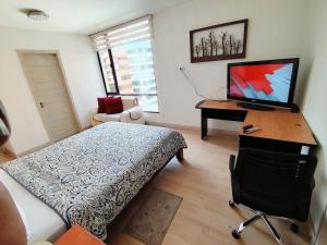 Suit 51 Cosmopolitan