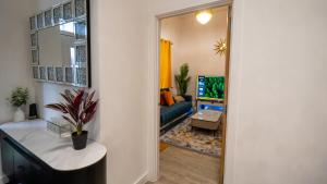 Mega7 Spacious 2Bedroom Apartment, 2 Bathrooms, Balcony and Free Parking