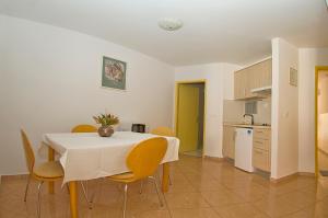 Apartments Tomato 1
