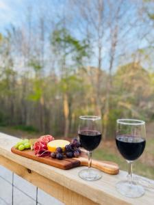 The Lakeside Loft- KY Lake Escape - Pirates Cove