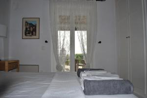 Blue Island Maisonette with Sharing Pool