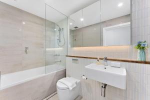 Waterview Apartment
