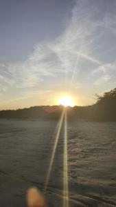 Praia e rio guaratuba