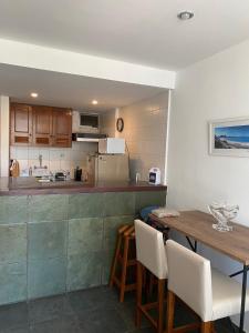 Spectacular ocean view studio with wi-fi and quiet air conditioning