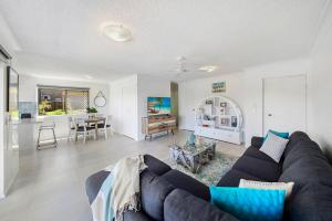 Beautiful Modern Waterfront Apartment on the Canal